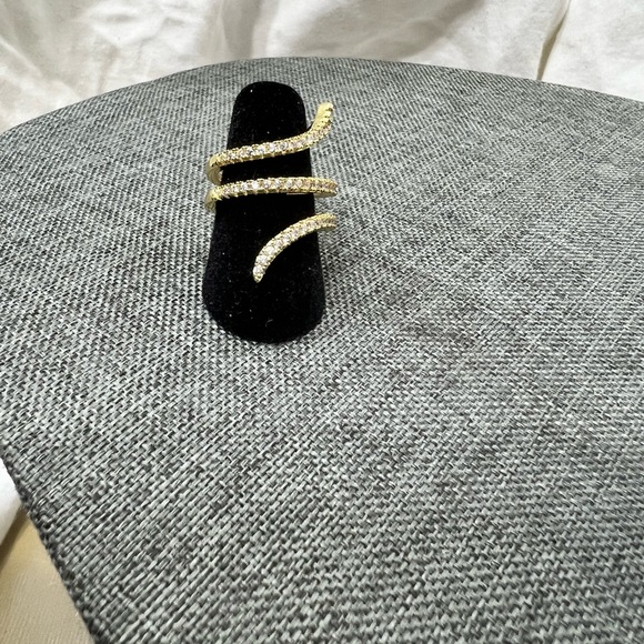 Fashion Jewelry Ladys Ring Adjust To Fit. CZ Stone Wrapped In Front. Sty… - Picture 3 of 9